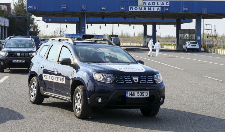 Un bărbat din Bangladesh a încercat să iasă din țară cu un alt bărbat din Bangladesh în portbagaj