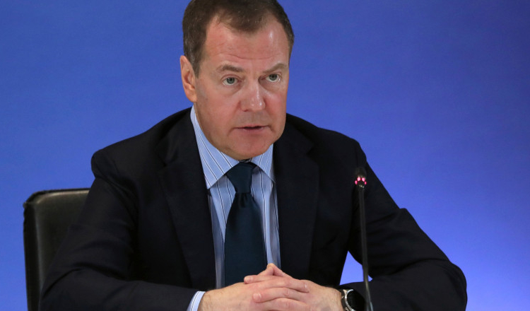 Medvedev: Rusia va câștiga în Ucraina, chiar de-ar trebui să ajungă până la frontierele Poloniei
