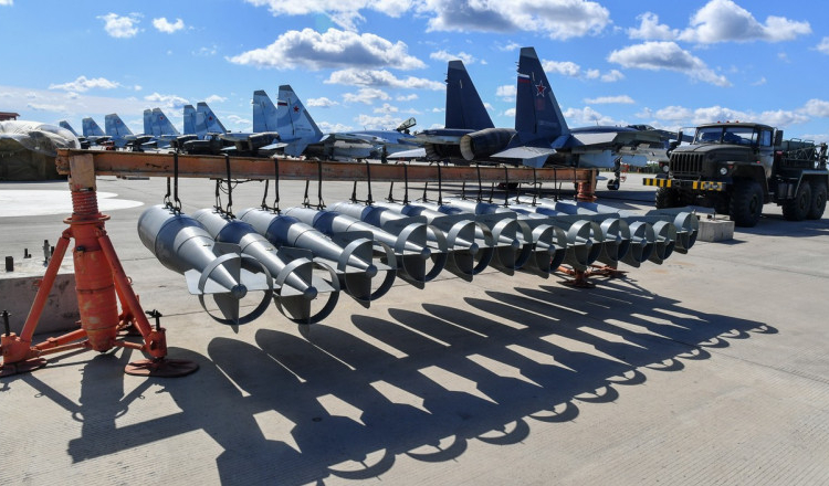 Putin anunță că Rusia își suspendă participarea la tratatul de dezarmare nucleară New Start încheiat cu SUA. Reacția NATO