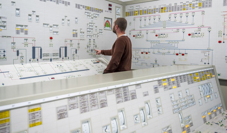 Franța, România şi alte state UE vor o alianţă pentru promovarea energiei nucleare în politicile blocului comunitar