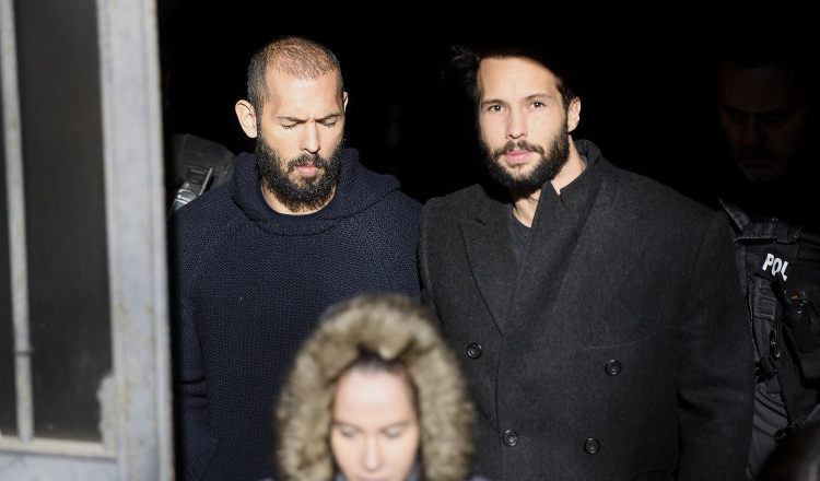 Tristan Tate le cere judecătorilor să îl elibereze pentru că tocmai a devenit tată și nu și-a văzut copilul