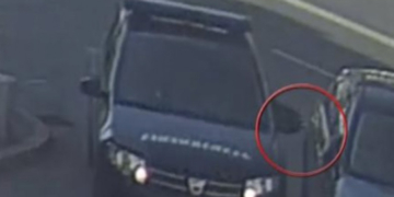 Anchetă în cazul jandarmului care a zgâriat o mașină parcată neregulamentar. Măsurile anunțate de Jandarmeria București