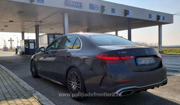 Un bulgar a încercat să intre în țară într-un Mercedes de 60.000 de euro chiar în ziua în care mașina a fost declarată furată