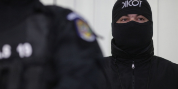 Peste 80 de percheziţii în Bucureşti şi şapte judeţe la persoane bănuite de trafic de migranţi