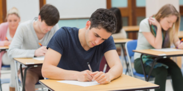 Schimbări în examenul de Bacalaureat: Apare bacul tehnologic și se introduce o probă de competențe de bază