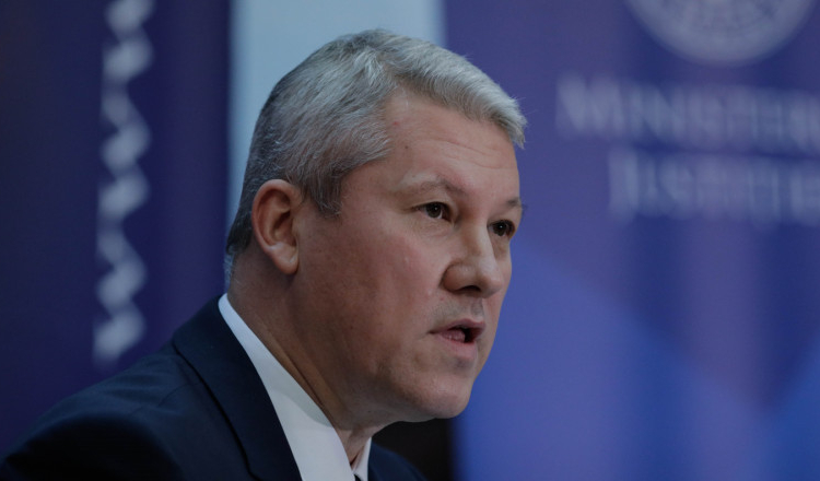 Predoiu laudă DNA: Recâştigă încrederea societăţii. Ministrul cere instituției „să aibă forţa unui colos şi precizia unui chirurg”