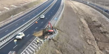 Surpare uriașă pe autostrada A10, aflată încă în garanție. Imagini din dronă