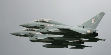 Marea Britanie analizează posibilitatea de a livra avioane de luptă Ucrainei