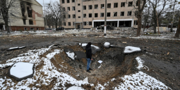 Soldați ruși acuzați că au violat o mamă ucraineană și i-au abuzat fetița de 4 ani. Crimele sexuale ca tactică de război (Reuters)