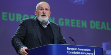 Frans Timmermans: Cred că abuzul în serviciu nu este permis. Să așteptăm să vedem ce rezultă din această situație