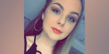Tânăra care a adus în pragul sinuciderii 3 bărbați inventând un viol a primit 8,6 ani de închisoare. Mama ei se aștepta la mai mult