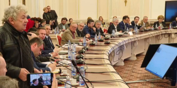 Legea pensiilor speciale, aprobată cu scandal în comisii la Senat. „Cine mai vine să moară pentru salariul minim pe economie?”