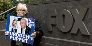Rupert Murdoch recunoaște în fața justiției americane că Fox News a făcut ecoul minciunilor lui Trump privind alegerile din 2020