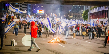 Criză politică în Israel. Principalul aeroport a fost închis. Portul Haifa e blocat. Netanyahu, presat să renunțe la reforma juridică