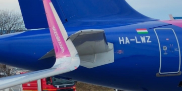 Două avioane s-au ciocnit pe aeroportul din Suceava. Momentul, surprins de un pasager