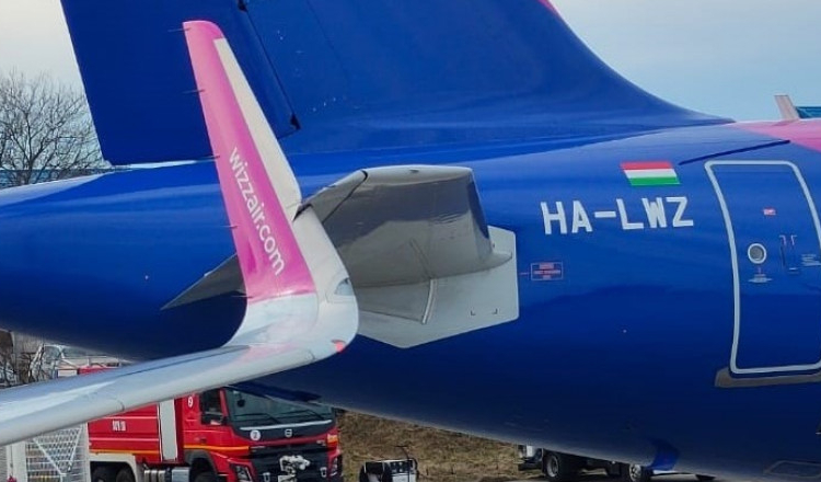 Două avioane s-au ciocnit pe aeroportul din Suceava. Momentul, surprins de un pasager