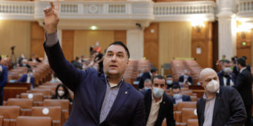 Legea avertizorului de integritate, jalon de care depind banii din PNRR, a fost adoptată de Parlament și merge la promulgare
