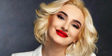 Vloggerița Ana Morodan a fost prinsă beată și drogată la volan. A fost reținută de poliție