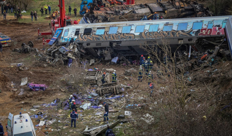 MAE: Un român a murit în accidentul feroviar din Grecia