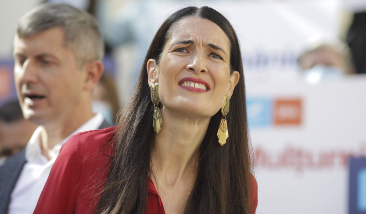 PNL Sector 1 îi cere primarului Clotilde Armand să îşi demită un consilier cercetat penal pentru că a condus fără carnet