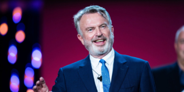 Actorul Sam Neill, cunoscut din saga „Jurassic Park”, a dezvăluit că are cancer. „Adevărul este că sunt bolnav. Poate pe moarte”