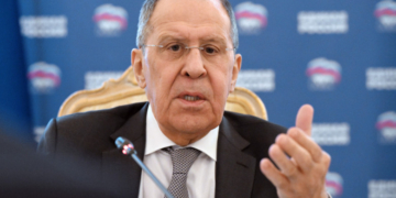 Lavrov avertizeză că livrarea de obuze cu uraniu sărăcit Ucrainei constituie „o agravare serioasă” a războiului