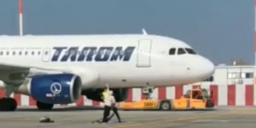 Incident pe aeroportul Otopeni. O femeie cu un copil mic a ajuns pe pistă în timp ce avionul se pregătea de decolare