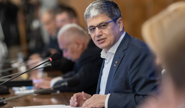 Comisia Europeană critică reforma pensiilor speciale. Boloș: Putem ajunge în procedură contradictorie, un fel de judecată cu Comisia