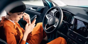 Volkswagen a refuzat să urmărească mașina în care se afla un copil răpit pentru că proprietarul nu avea plătit la zi abonamentul pentru GPS