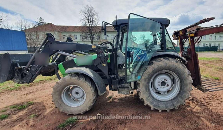 Tractoare de 700.000 de lei furate din Europa și găsite într-un TIR care le ducea la o persoană fizică din Buzău