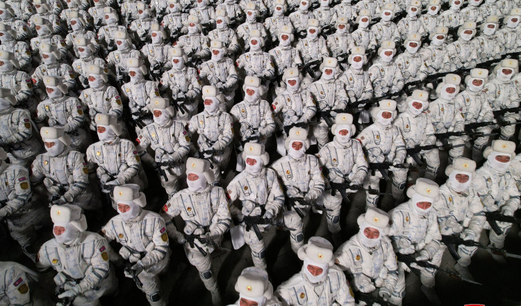 Kim Jong Un se laudă cu o armată de 800.000 de nord-coreeni gata să lupte cu SUA