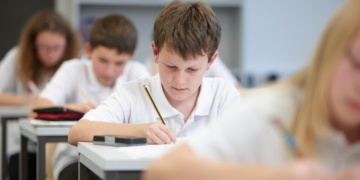 Învățător: Legile educației nu rezolvă în totalitate problema personalului calificat