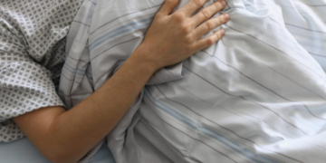 Tânărul de 31 de ani care se afla de două luni în comă după o infecție la măsea a murit