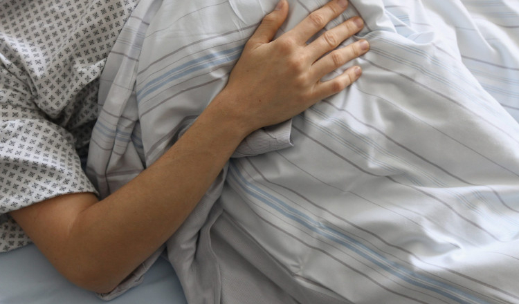 Tânărul de 31 de ani care se afla de două luni în comă după o infecție la măsea a murit