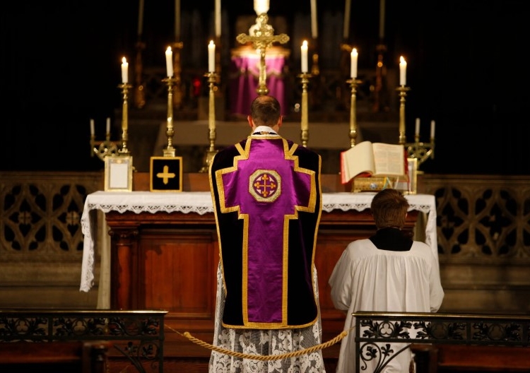 Aproape 5000 de copii au fost abuzați sexual în Biserica Catolică din Portugalia