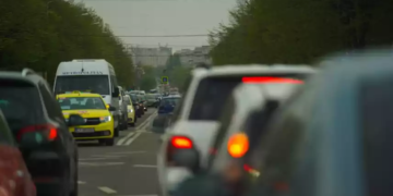 Șoferii cu RCA la Euroins, obligați să circule doar cu avariile pornite