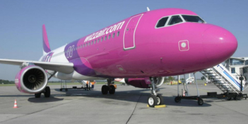 Zbor Wizz Air deviat la Budapesta după ce avionul a lovit o pasăre