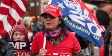 Trump urmează să se predea autorităților din New York în orele următoare. Posibile proteste ale trumpiștilor în fața tribunalului