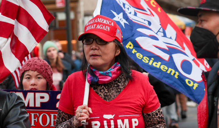 Trump urmează să se predea autorităților din New York în orele următoare. Posibile proteste ale trumpiștilor în fața tribunalului