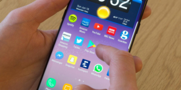 Zvonul că Samsung ar putea trece la motorul de căutare Bing a șters 55 de miliarde de dolari din valoarea Google