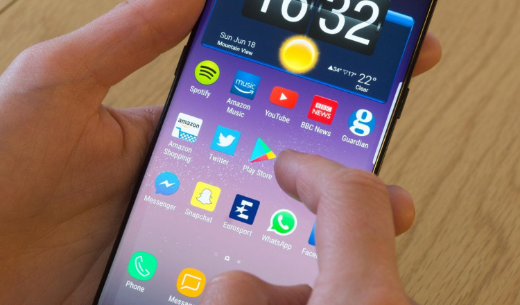 Zvonul că Samsung ar putea trece la motorul de căutare Bing a șters 55 de miliarde de dolari din valoarea Google