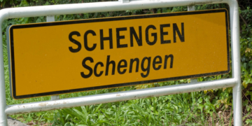 Încep negocierile pentru reforma sistemului de azil pentru migranți, folosită ca motiv de Austria pentru blocarea României în Schengen