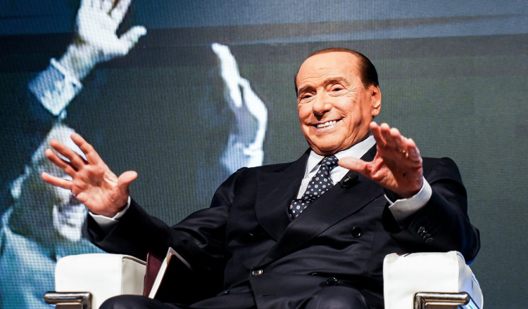 „Este greu, dar voi reuşi şi de data asta”. Mesajul transmis de Berlusconi de pe patul de spital