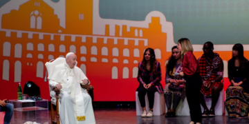 Papa Francisc vorbește despre avort și prongrafie cu tinerii din Generația Z. „Biserica nu poate să-şi închidă uşile în faţa nimănui”