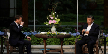 Macron a luat ceaiul și a depănat amintiri cu dictatorul Xi Jinping la Canton