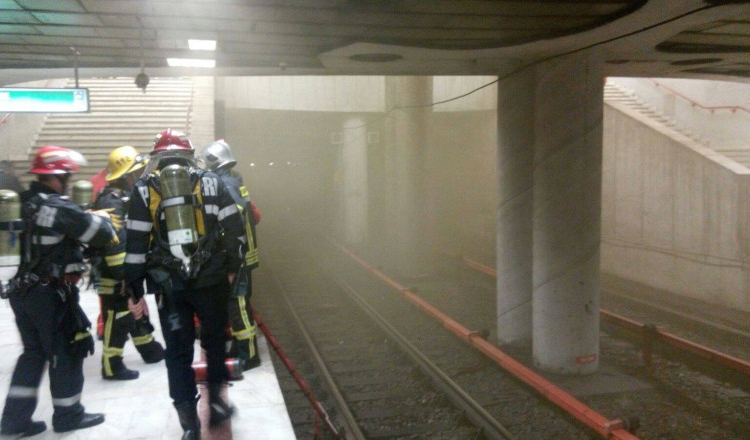 Incendiu la metrou. Călătorii au fost evacuați din stația Costin Georgian