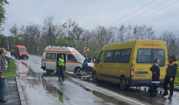 UPDATE Șapte adulți și doi copii au ajuns la spital după un accident în Buzău, în care a fost implicat un microbuz