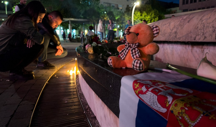 Sârbii au la dispoziție o lună pentru a preda armele deținute ilegal. Ei nu vor fi sancționați și nici întrebați de unde le au