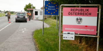 Ungaria eliberează traficanții de migranți, Austria a înăsprit controalele la frontieră și îl convoacă pe ambasadorul maghiar