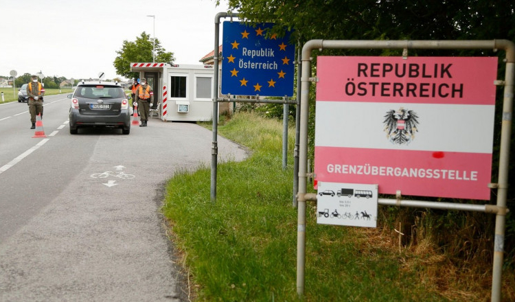 Ungaria eliberează traficanții de migranți, Austria a înăsprit controalele la frontieră și îl convoacă pe ambasadorul maghiar